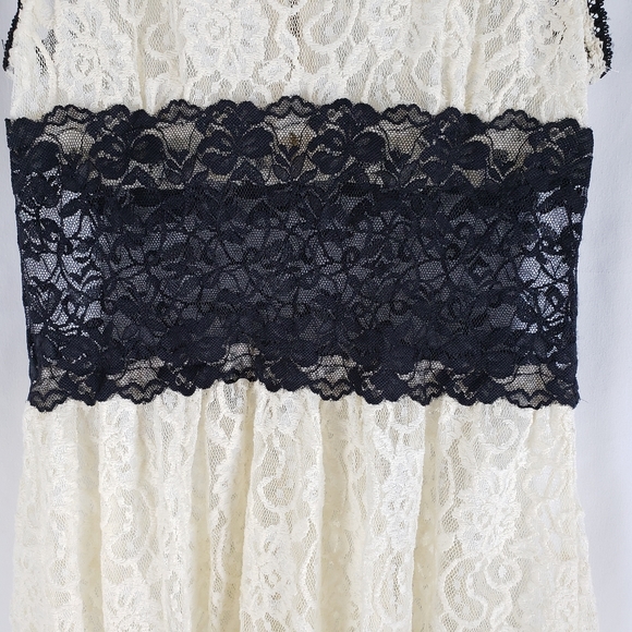 Finn & Clover Cream Black Lace Tank Top Blouse M - Picture 2 of 7